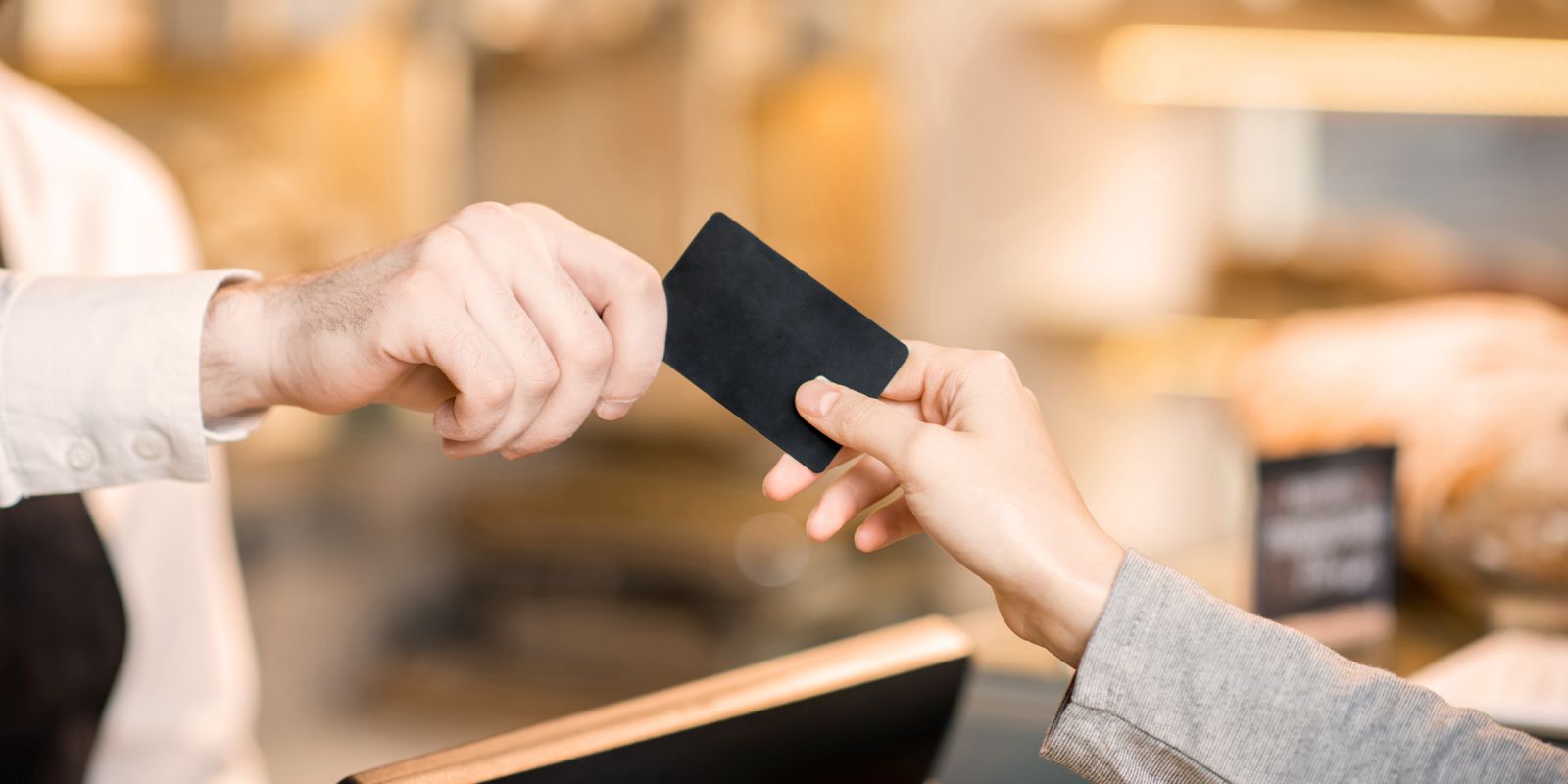 Carte cadeau multi-enseigne et mono-enseigne : quelles différences ?