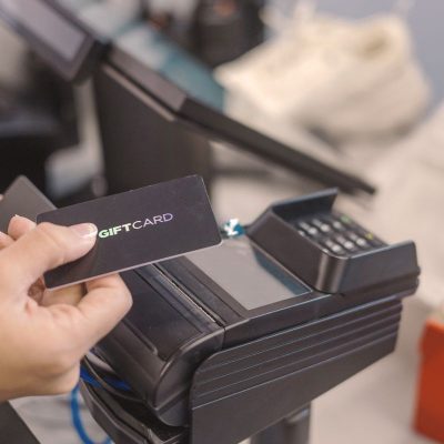 Carte cadeau physique : un incontournable toujours à la mode !